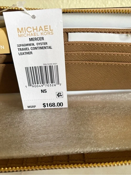 Michael Kors Pale Blush Zip-Around Wallet with Gold Hardware - Picture 4 of 7